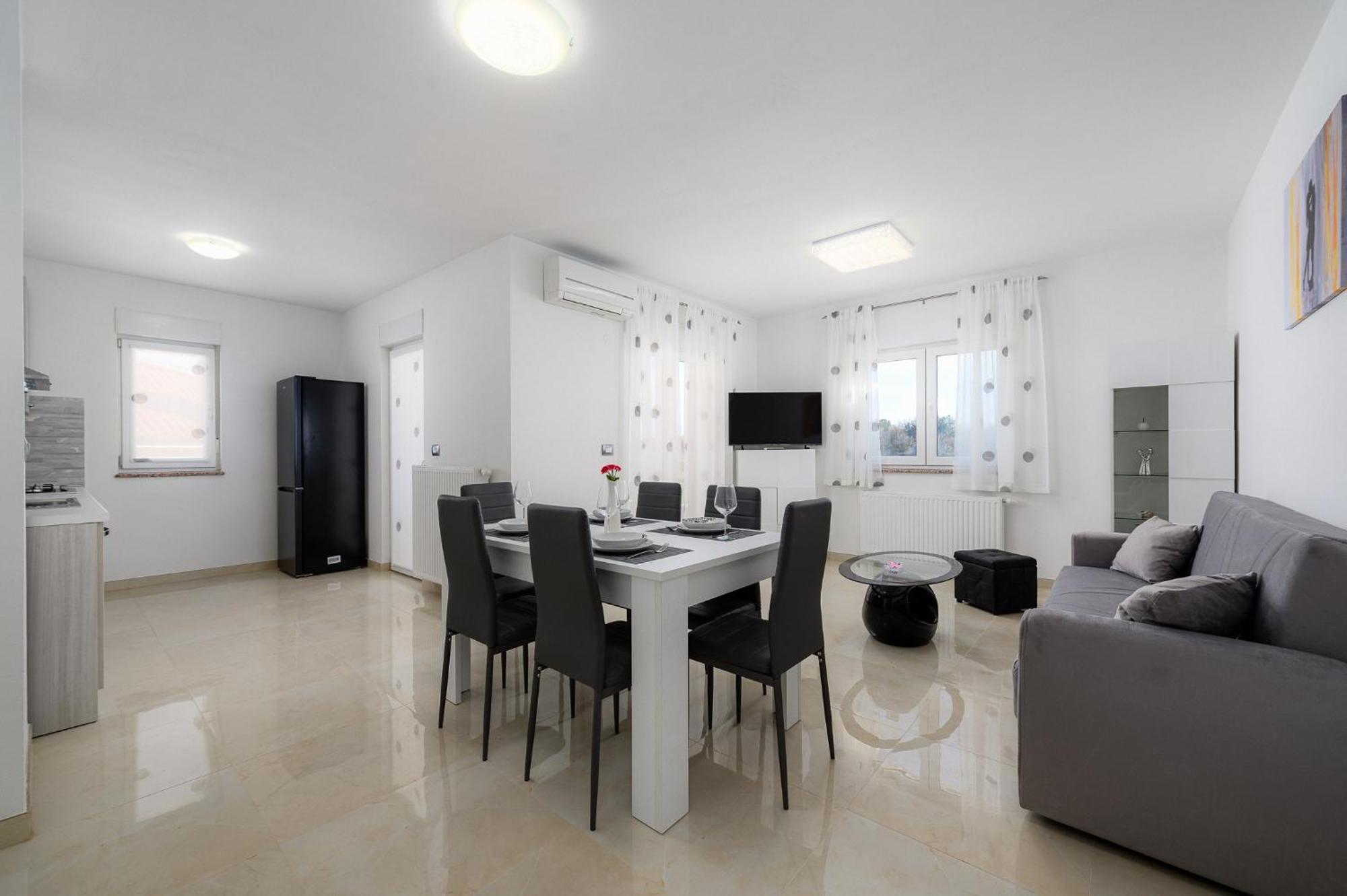 Stancija Amorozo 5 - Apartment N. 7 Porec Bagian luar foto