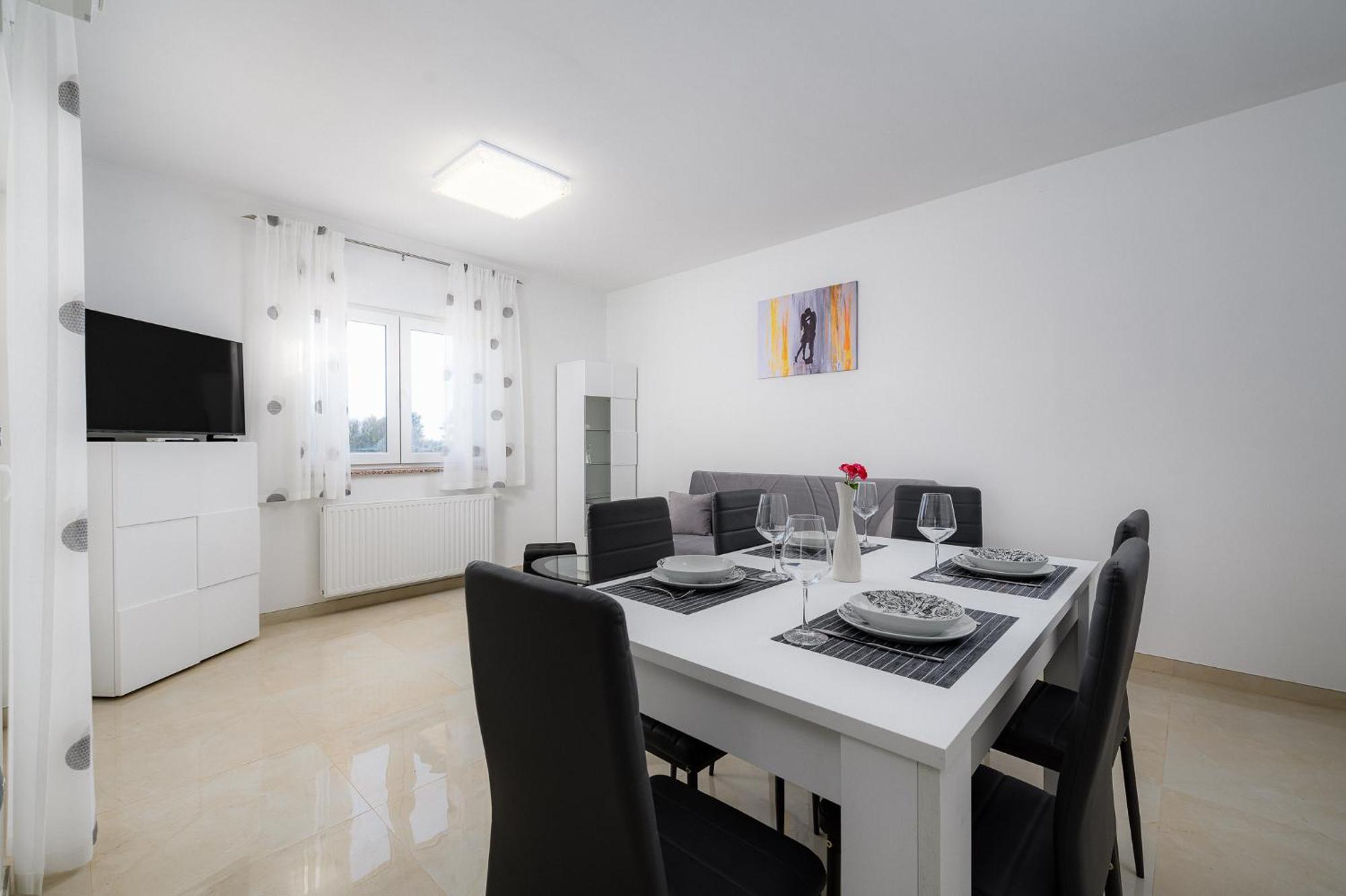 Stancija Amorozo 5 - Apartment N. 7 Porec Bagian luar foto