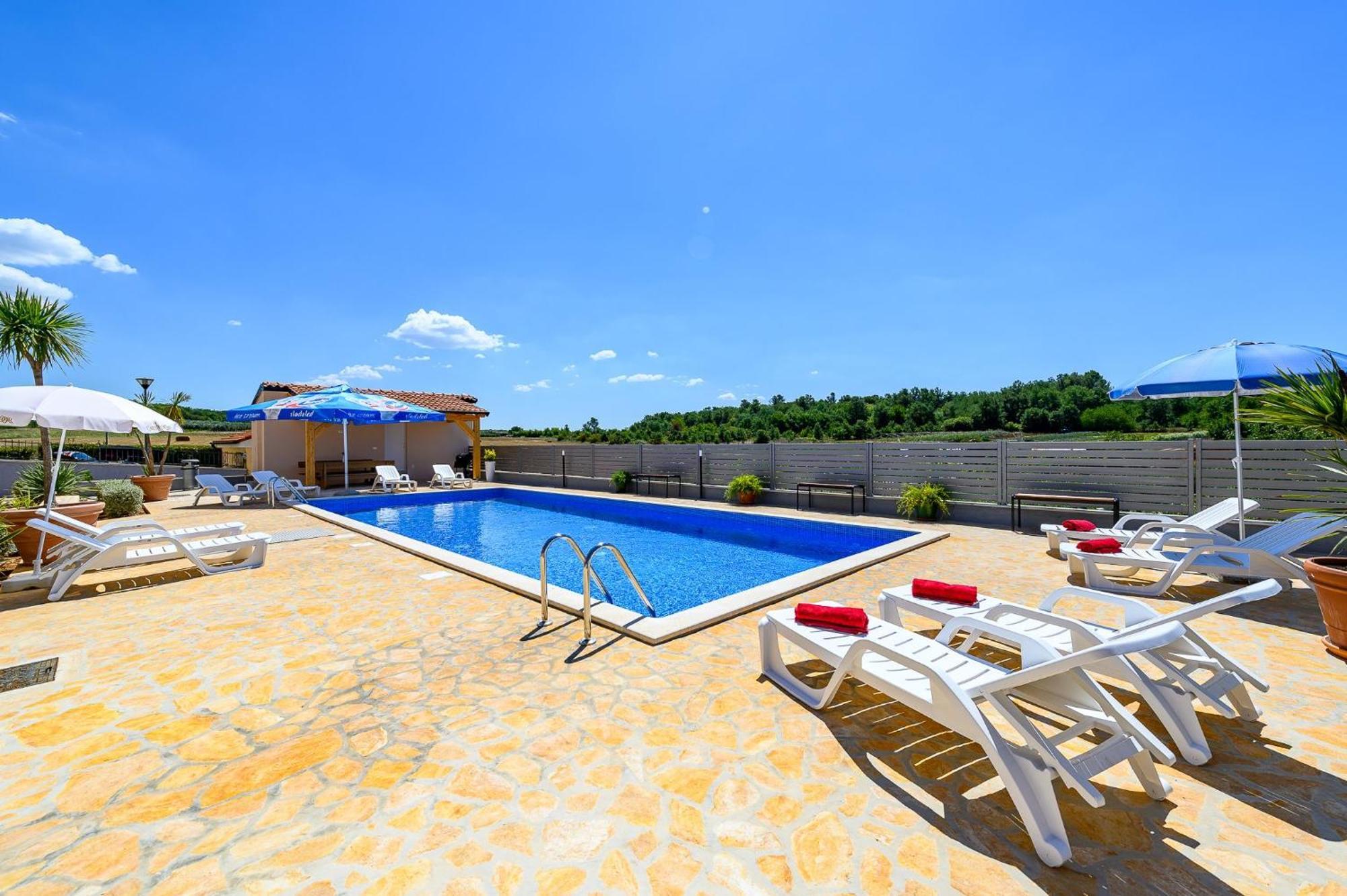 Stancija Amorozo 5 - Apartment N. 7 Porec Bagian luar foto