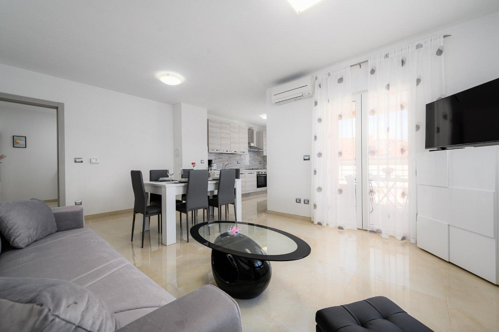 Stancija Amorozo 5 - Apartment N. 7 Porec Bagian luar foto