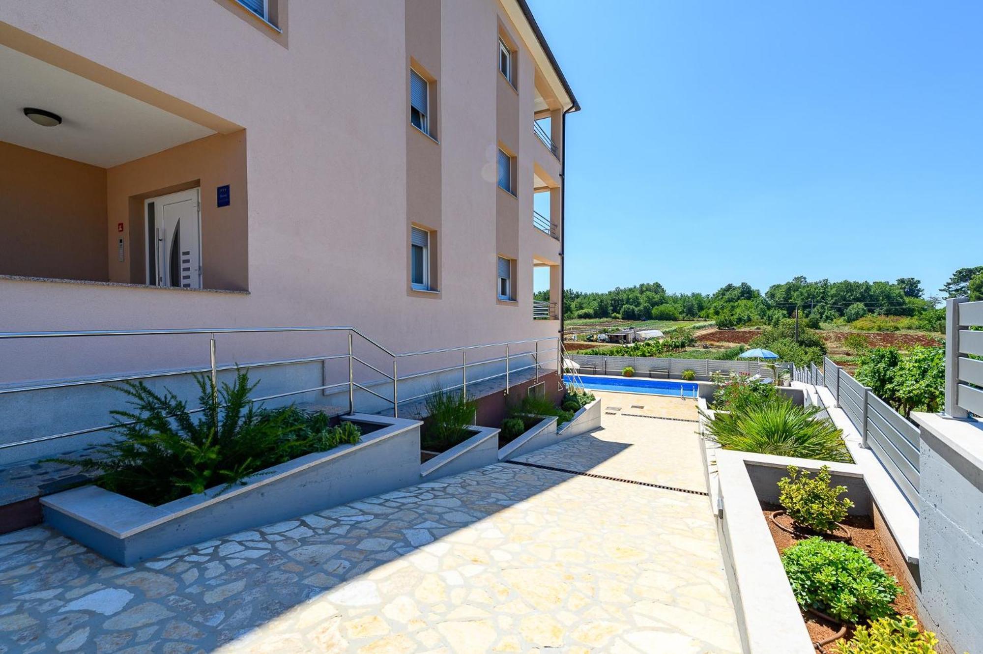 Stancija Amorozo 5 - Apartment N. 7 Porec Bagian luar foto